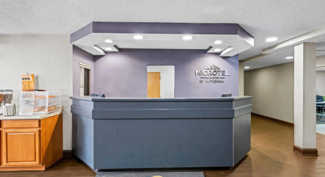 Microtel Inn & Suites by Wyndham Statesville, Забронировать Мини-отель Стейтсвилл Северная Каролина