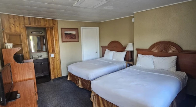 Четырёхместный номер Classic Redrock Country Inn