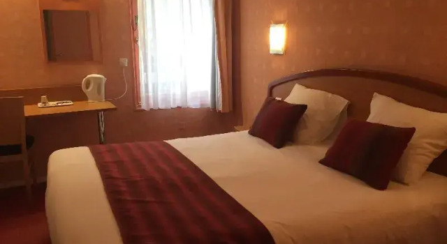 Двухместный номер Standard Brit Hotel Besancon lHorloge