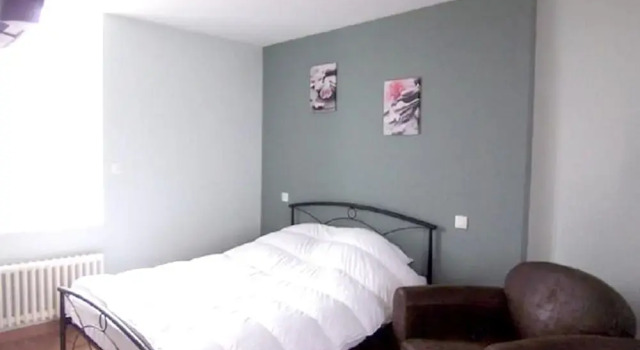Studio in Jonzac, With Pool Access, Enclosed Garden and Wifi - 50 km F, Prenota Hotel Hotel a Aquitania con piscina, Piscina