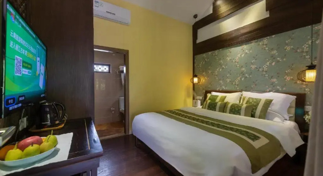 Номер Standard Lijiang Gui Yuan Tian Ju Guesthouse