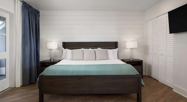 Carlsbad by the Sea Hotel, Забронировать Отель Отели Карлсбад 3 звезды, рядом с Poinsettia Park, 3*