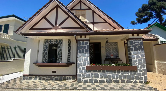 Garibaldi Hostel & Pub, Забронировать Хостел Отели Куритиба с парковкой, рядом с Конгресс-центр Estacao Embratel, Парковка
