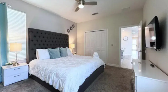 Коттедж 5 Bed 5 Bath South Facing Pool Home Storey Lake 5 Bedroom Home by RedAwning