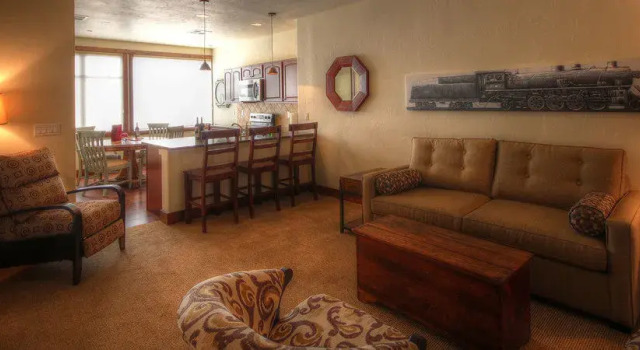 Whitefish Downtown Suites, Забронировать Отель Отели Flathead Valley с парковкой, Парковка