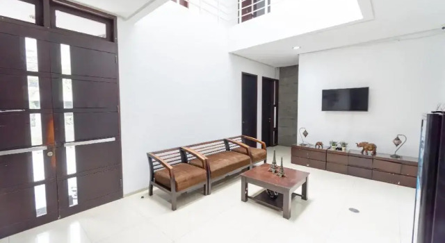 Oyo 1953 Residence Stasiun Tebet Syariah, Prenota Hotel Tebet 