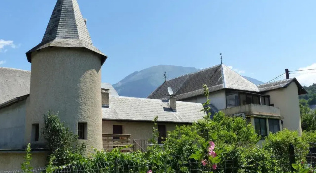 Appartement La Tour, Забронировать Апартаменты/квартира Амбрён Lac de Serre-Ponçon