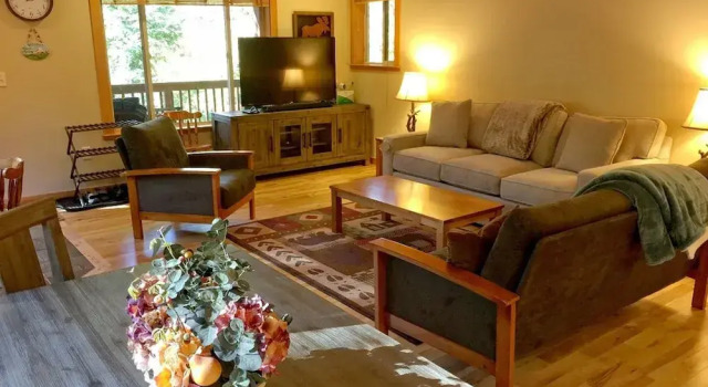 65GS - Hot Tub - Wi-Fi - Pets Ok - BBQ - Sleeps 10, Buchen Sie Hotel Deming Washington (state)