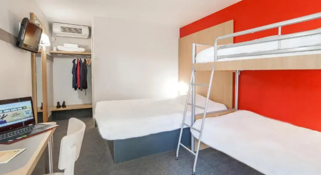 Четырёхместный номер B&B HOTEL Herblay