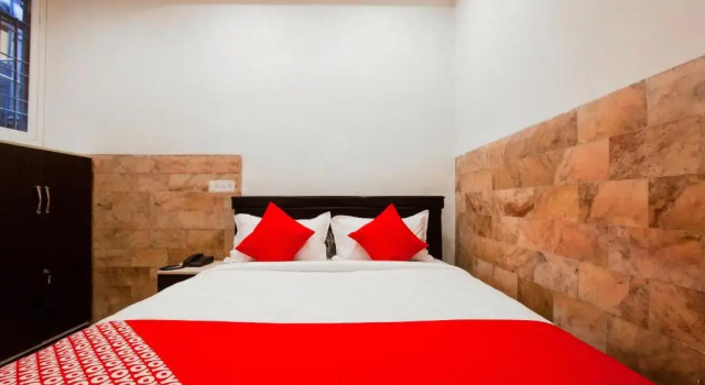OYO 22907 Hotel Holiday, Rezerwuj Hotel Secunderabad 
