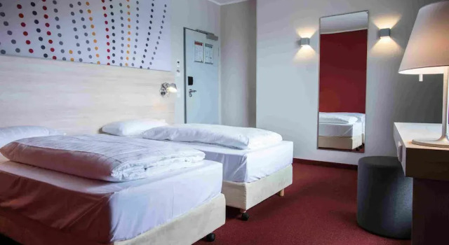 Serways Hotel Feucht Ost, Rezervați Hotel Feucht Nürnberg