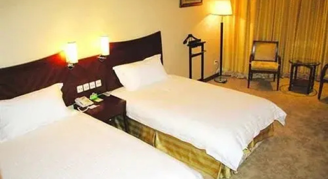 Junhui Jianguo Hotel