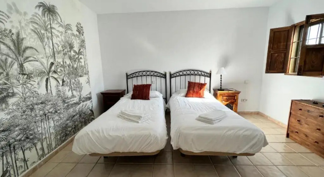 Villa 5 beds with private pool near Estepona - 5007