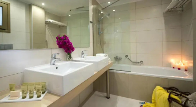 Семейный номер Standard с балконом Bitzaro Palace Hotel - All inclusive