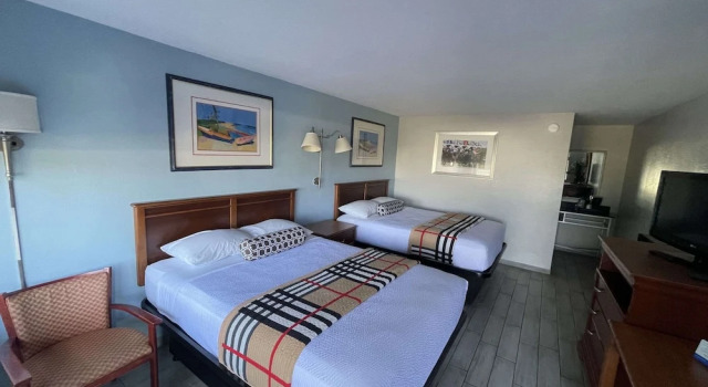 Четырёхместный номер Standard Rodeway Inn Lake Wales - Winter Haven