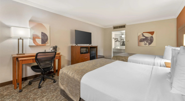 Четырёхместный номер Standard Best Western Angus Inn