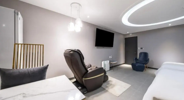 Двухместный номер Premium KNox Hotel