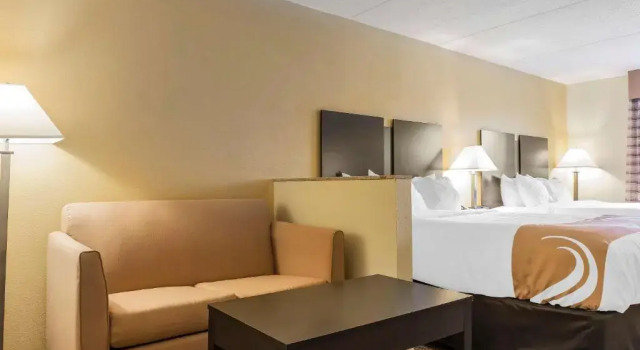 Четырёхместный люкс Quality Inn & Suites Pittsburgh Harmarville