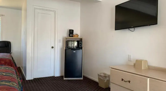 Четырёхместный номер Standard Lark Motel Willits