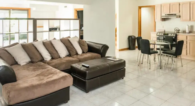 Roxbury Suites, Buchen Sie Hotel Roxbury 