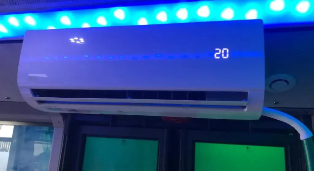 Коттедж c 1 комнатой L'Arrêt de Bus 2 Insolite & SPA