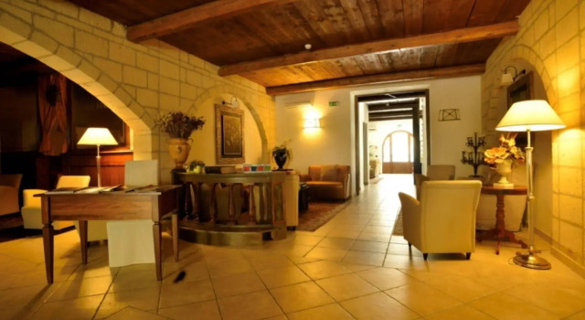 Hotel Tenuta San Francesco, Rezervovat Hotel Trinitapoli Apulie