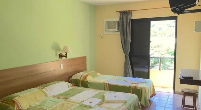 Четырёхместный люкс Hotel Ponta das Toninhas