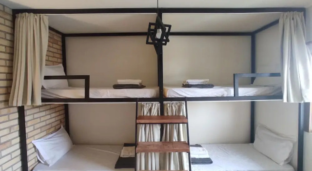 Кровать в общем номере Patz Houz Hostel