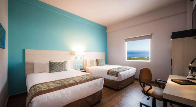 Четырёхместный номер Standard Comfort Inn & Suites Los Cabos