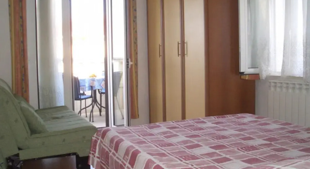 Marino - 150 m From Beach - A1, Rezerwuj Hotel Hotele w Split-Dalmatia County z parkingiem, Parking