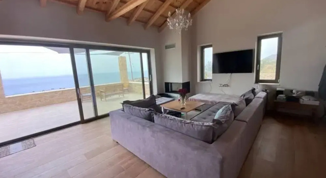 Lovely 3-bed Villa. Private Pool in Agios Nikolaos, Book Villa Hotels in Lakonia with a Pool, Swimming Pool