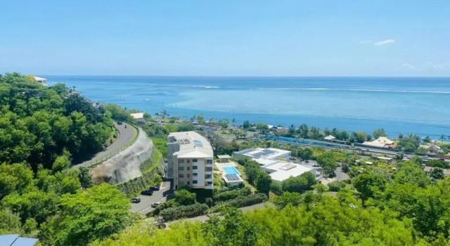TAHITI Appartement 2 chambres Tres Belle vue mer RES TAHIRI 2, Забронировать Апартаменты/квартира Отели Таити с парковкой, Парковка