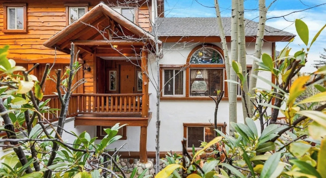Pines Stone by AvantStay, Забронировать Дом для отпуска Лейк-Эрроухед San Bernardino Mountains