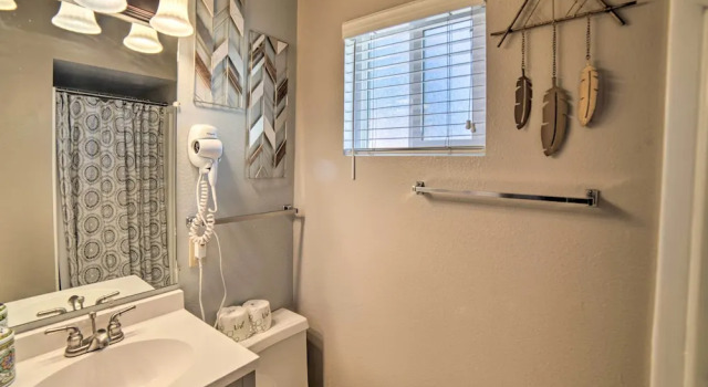 Апартаменты Walkable Location! Mtn-view Condo in Red River