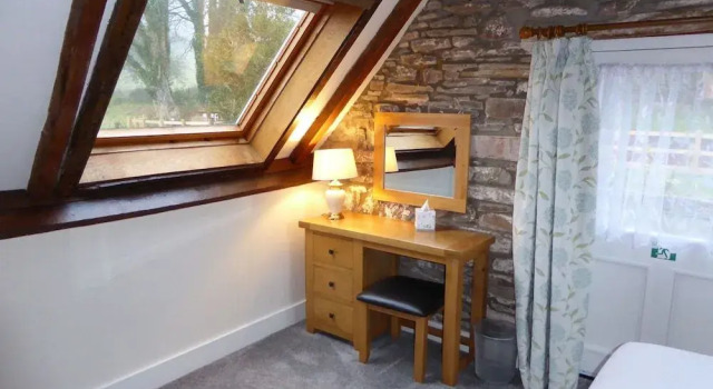 Hilltops Brecon Holiday Cottages, Забронировать Отель Отели Сноудония 4 звезды, 4*