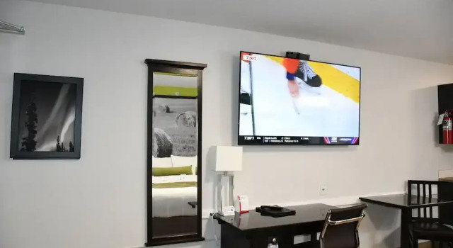 Номер Deluxe Super 8 by Wyndham Fort McMurray