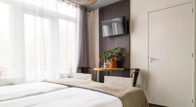 Двухместный номер Deluxe с балконом Hotel Pannenkoekhuis Vierwegen