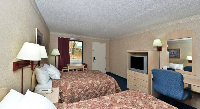 TownePlace Suites by Marriott Greensboro Coliseum Area, Забронировать Отель Гринсборо Северная Каролина, рядом с Торговый центр Four Seasons