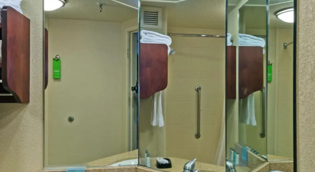 Четырёхместный номер Standard Hampton Inn I-10 & College Drive