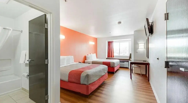 Четырёхместный номер Deluxe Motel 6-McAllen, TX - East