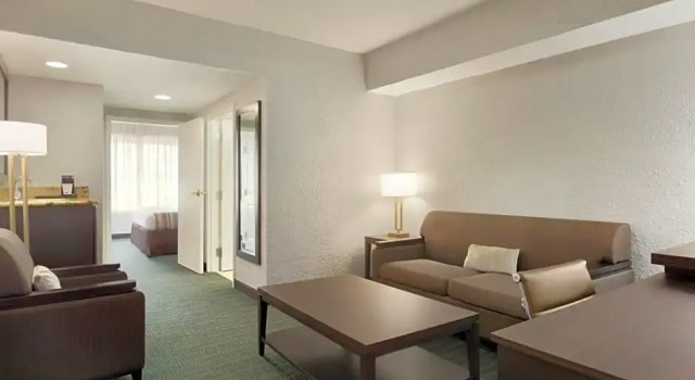Двухместный люкс c 1 комнатой Hotel Flamingo Inn & Suites Vero Beach I-95