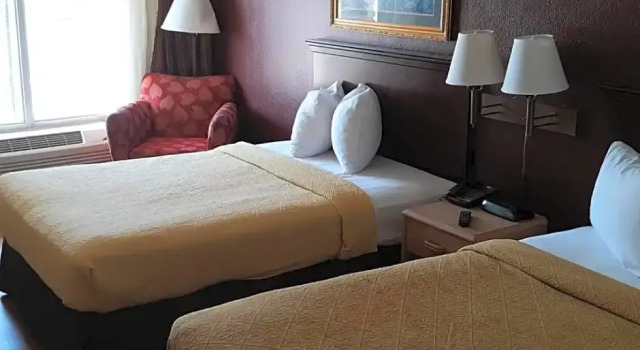 Четырёхместный номер Standard OYO Hotel Phenix City Central
