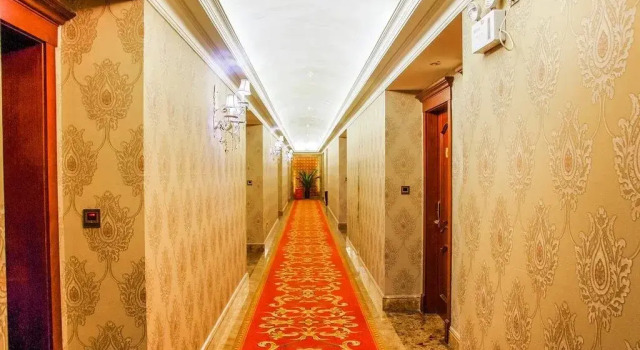 Yibinbandao Holiday Hotel, Book Hotel Hoteller i Sichuan med parkering, Parkering