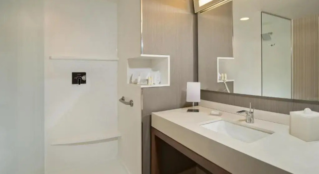 Люкс Courtyard by Marriott Oxford