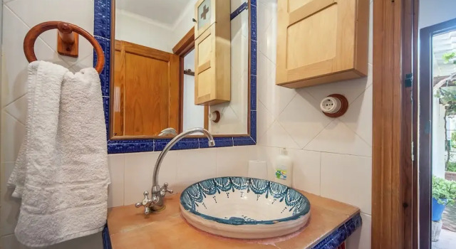 Rustic Cottage in El Padul Near the City Centre