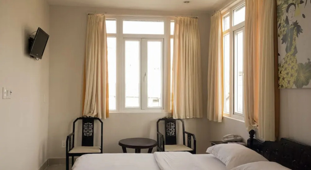 Двухместный люкс Royal с видом на город Hue Nino Hotel
