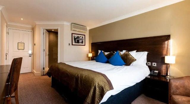 Номер Standard Rose And Crown Hotel