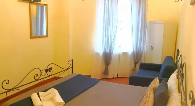 Standard Zimmer mit Blick Window To The Tower
