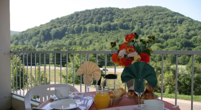 Двухместный номер Standard с балконом Le Relais De La Vallee