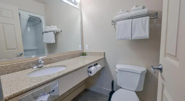 Номер Superior Flying Saddle Resort and Steak House